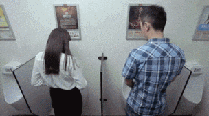 办公室撕开奶罩㖻吮奶在线观看_惊爆现场:午休室的秘密被拍下全过程